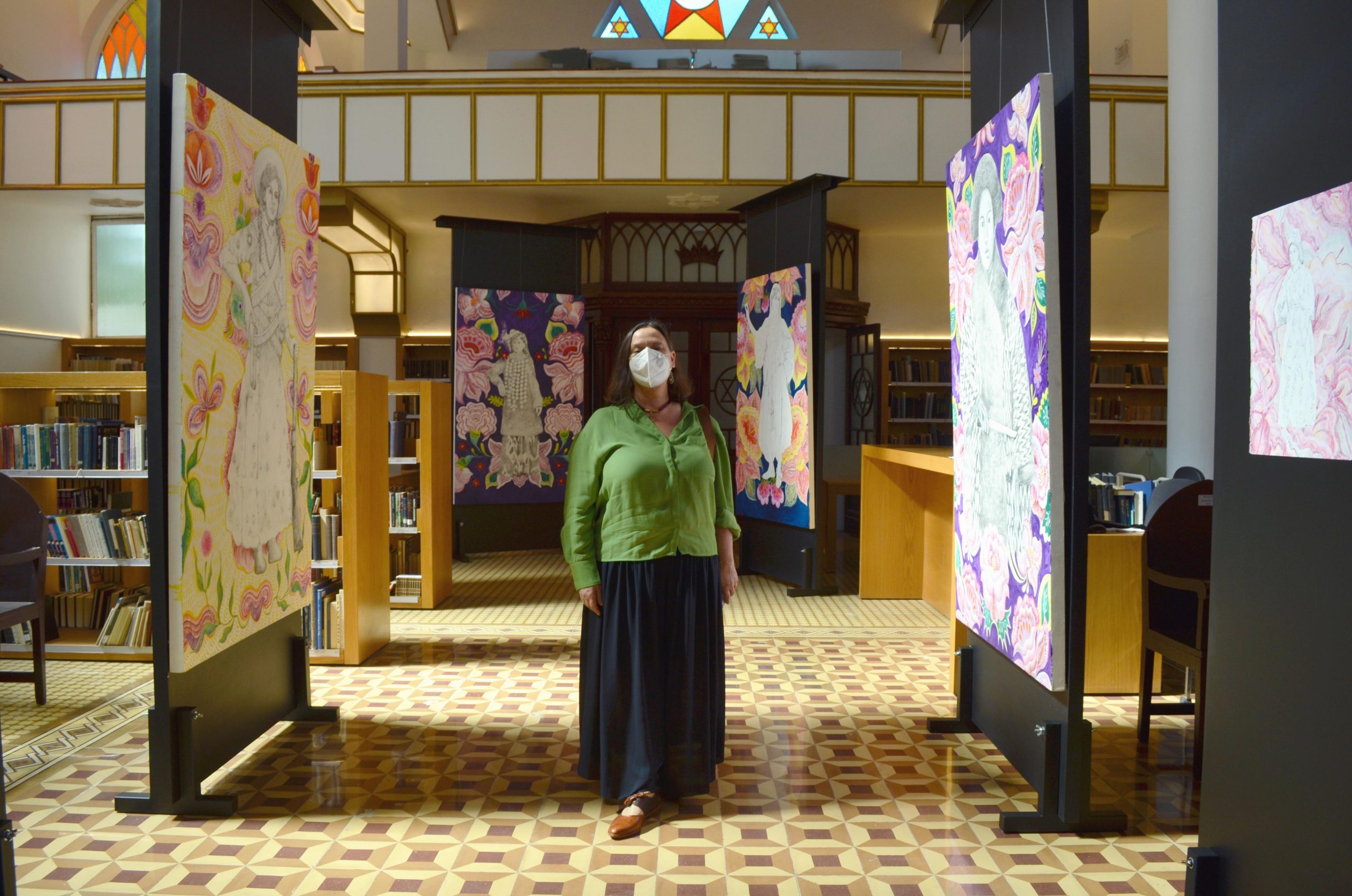 Mónica Dower con sus "Guerreras en el tiempo"