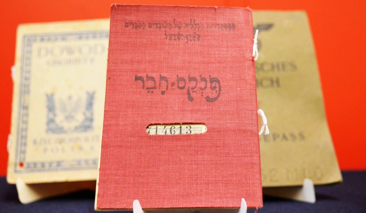 En los acervos del CDIJUM resguardamos un carnet de afiliación de la Histadrut con el número 714613.