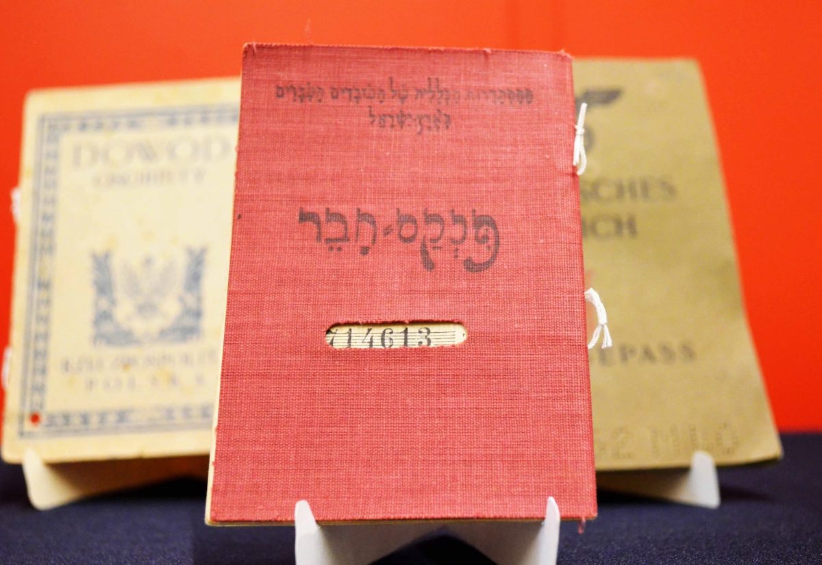 En los acervos del CDIJUM resguardamos un carnet de afiliación de la Histadrut con el número 714613.