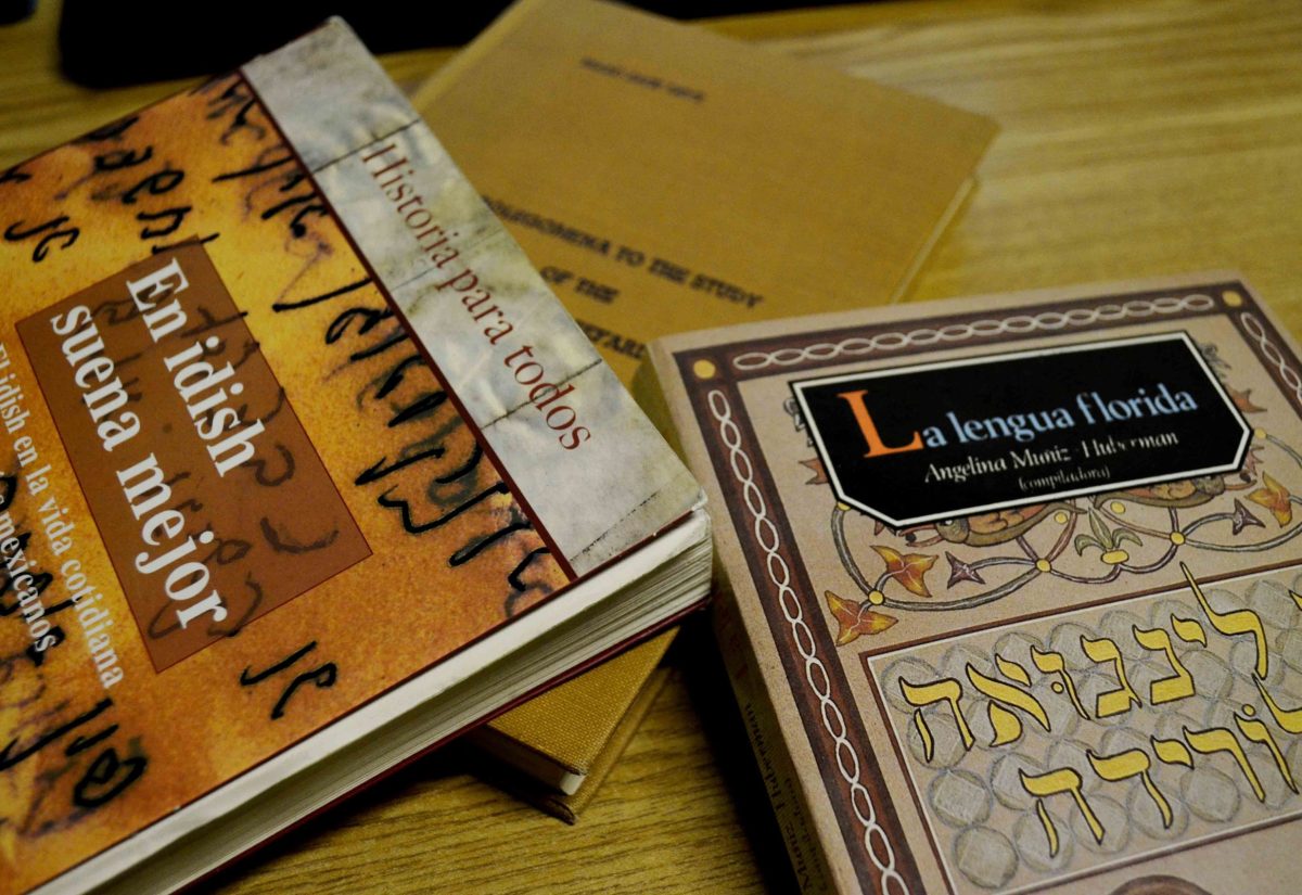 Refranes en idish y ladino.